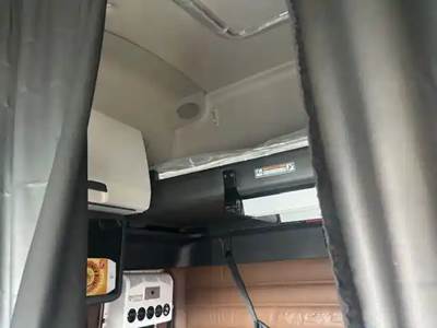Freightliner Cascadia 126 Interior Part