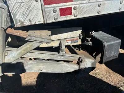 International DuraStar 4300 Liftgate