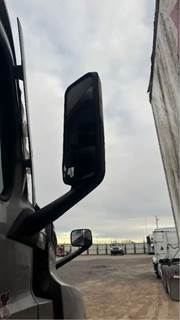 Freightliner Cascadia 126 Mirror
