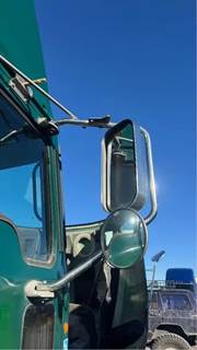 Mack Pinnacle CXU612 Mirror for a 2017 Mack CXU612