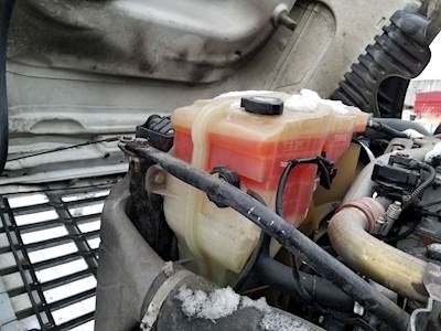 Freightliner Cascadia 125 Radiator Overflow Bottle / Surge Tank