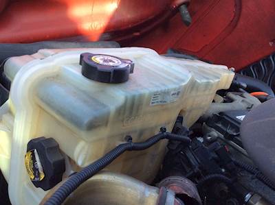 Freightliner Cascadia 125 Radiator Overflow Bottle / Surge Tank