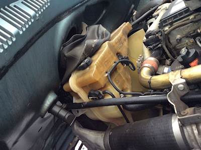 Freightliner Cascadia 125 Radiator Overflow Bottle / Surge Tank