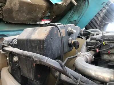 Freightliner Cascadia 125 Radiator Overflow Bottle / Surge Tank