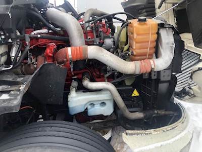 Freightliner Cascadia Radiator Overflow Bottle / Surge Tank