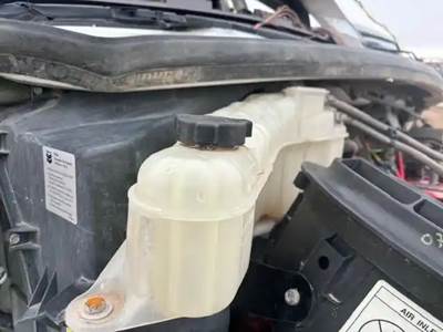 Freightliner M2 106 Radiator Overflow Bottle / Surge Tank