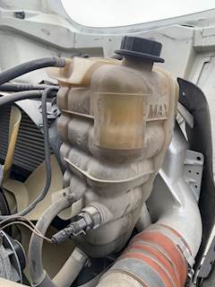 International 8600 Radiator Overflow Bottle / Surge Tank