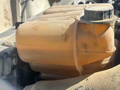 International DuraStar 4300 Radiator Overflow Bottle / Surge Tank