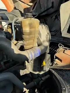 International LA617 Radiator Overflow Bottle / Surge Tank