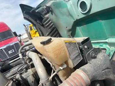 Kenworth T680 Radiator Overflow Bottle / Surge Tank