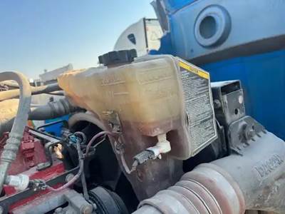 Kenworth T680 Radiator Overflow Bottle / Surge Tank