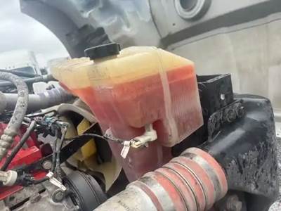 Kenworth T680 Radiator Overflow Bottle / Surge Tank
