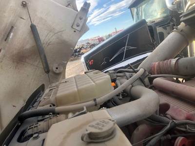 Peterbilt 386 Radiator Overflow Bottle / Surge Tank