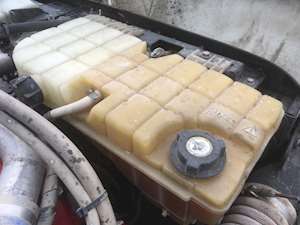 Peterbilt 386 Radiator Overflow Bottle / Surge Tank