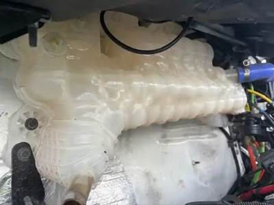 Peterbilt 536 Radiator Overflow Bottle / Surge Tank