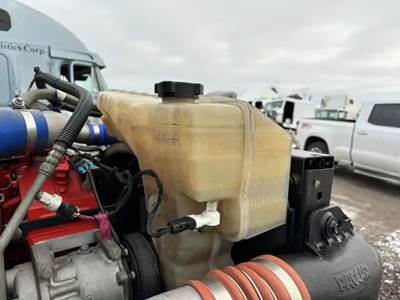 Peterbilt 579 Radiator Overflow Bottle / Surge Tank