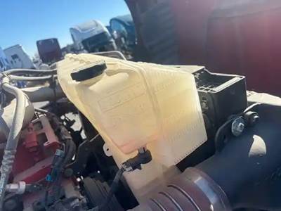 Peterbilt 579 Radiator Overflow Bottle / Surge Tank