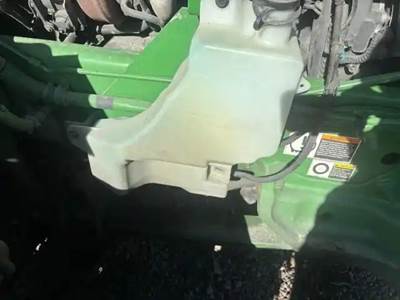 Peterbilt 579 Radiator Overflow Bottle / Surge Tank