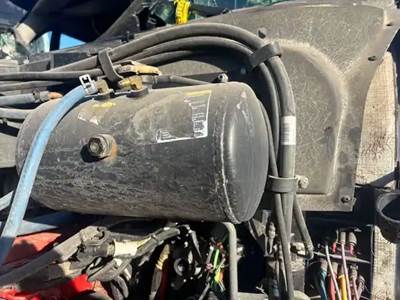 Peterbilt 587 Radiator Overflow Bottle / Surge Tank