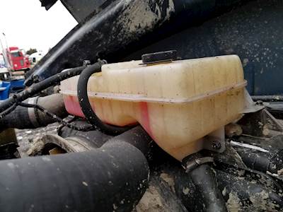 Volvo VNL Radiator Overflow Bottle / Surge Tank