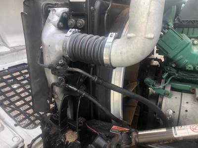 Volvo VNL Radiator Overflow Bottle / Surge Tank