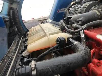 Volvo VNL Radiator Overflow Bottle / Surge Tank
