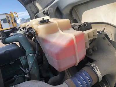 Volvo VNL Radiator Overflow Bottle / Surge Tank
