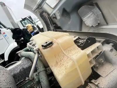 Volvo VNL Radiator Overflow Bottle / Surge Tank