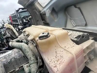 Volvo VNL Radiator Overflow Bottle / Surge Tank