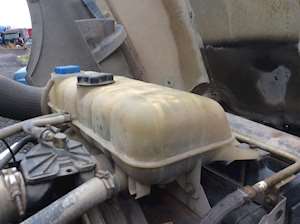 Volvo VNL610 Radiator Overflow Bottle / Surge Tank