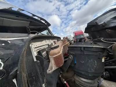 Western Star 4700 Radiator Overflow Bottle / Surge Tank