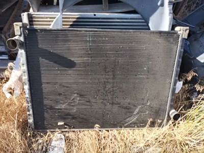 Ford L9000 Radiator