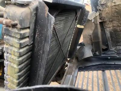 Ford LNT8000 Radiator