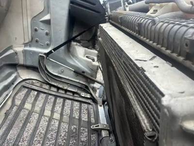 Freightliner Cascadia 125 Radiator