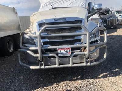 Freightliner Cascadia 126 Radiator