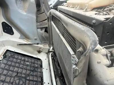 Volvo VNL Radiator