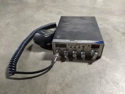 Kenworth T660 Radio