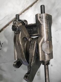 Caterpillar C12 Rocker Arm for a 2000 Kenworth T800