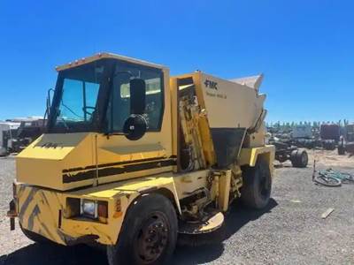 FMC F3000SP Salvage Truck