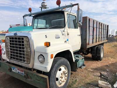Ford 8000 Salvage Truck