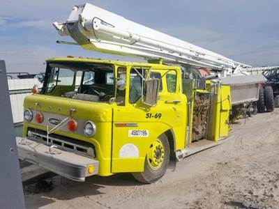 Ford C8000 Salvage Truck