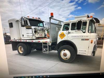 Ford C8000 Salvage Truck