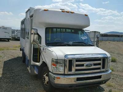 Ford E-450 Salvage Truck
