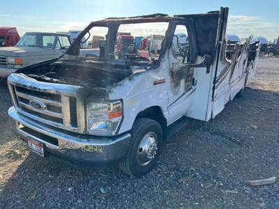 Ford E-450 Salvage Truck