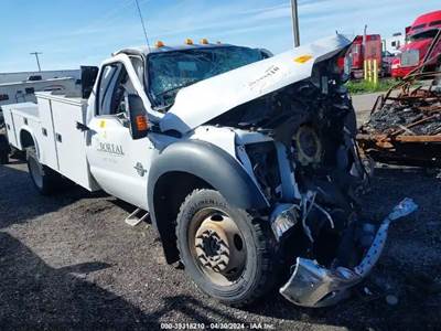 Ford F-550 Salvage Truck