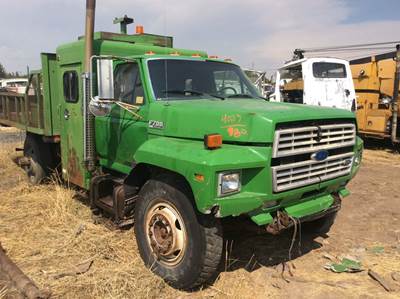 Ford F-700 Salvage Truck