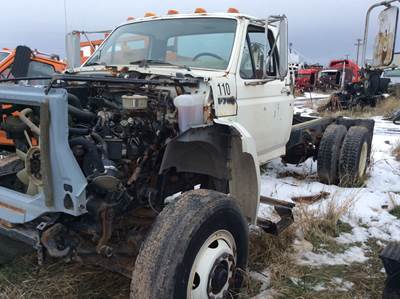 Ford F-700 Salvage Truck