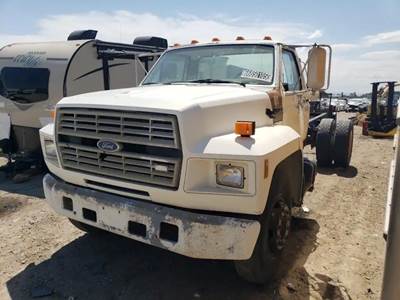 Ford F-700 Salvage Truck
