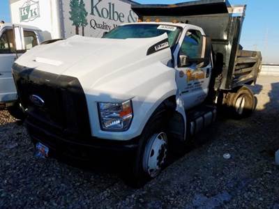 Ford F-750 Salvage Truck