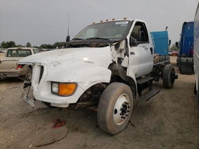 Ford F-750 Salvage Truck